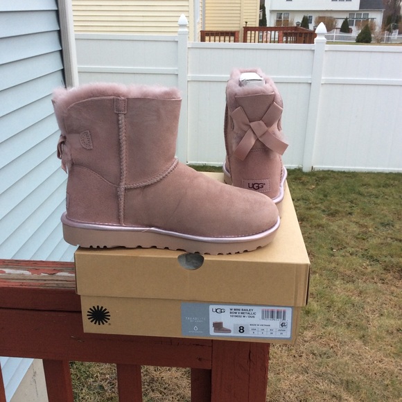 🔥HP🎉🎊 UGG  Mini Bailey Bow II Metallic - Picture 2 of 8